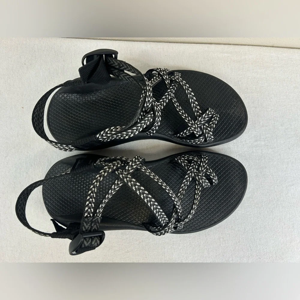 Chaco Black White Strappy Sandals Womens 7 Beachy Travel Resort Casual Boho Swim - Picture 9 of 9